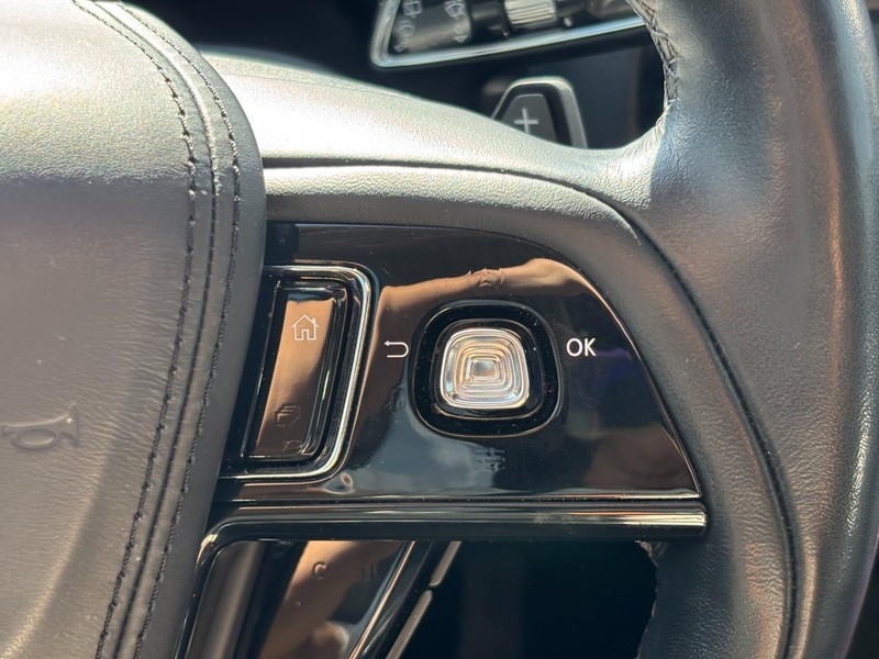 Lincoln Aviator Vehicle Full-screen Gallery Image 19