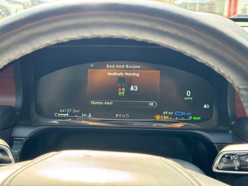 Lincoln Aviator Vehicle Full-screen Gallery Image 20