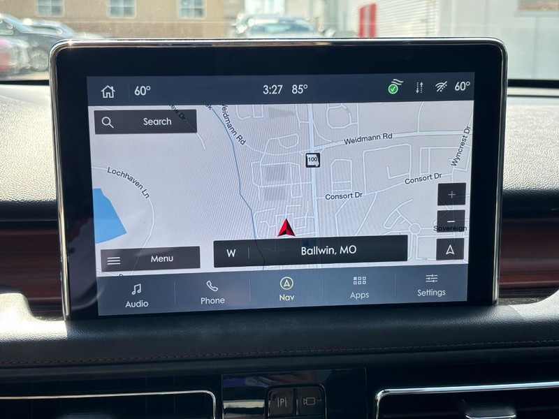 Lincoln Aviator Vehicle Full-screen Gallery Image 22