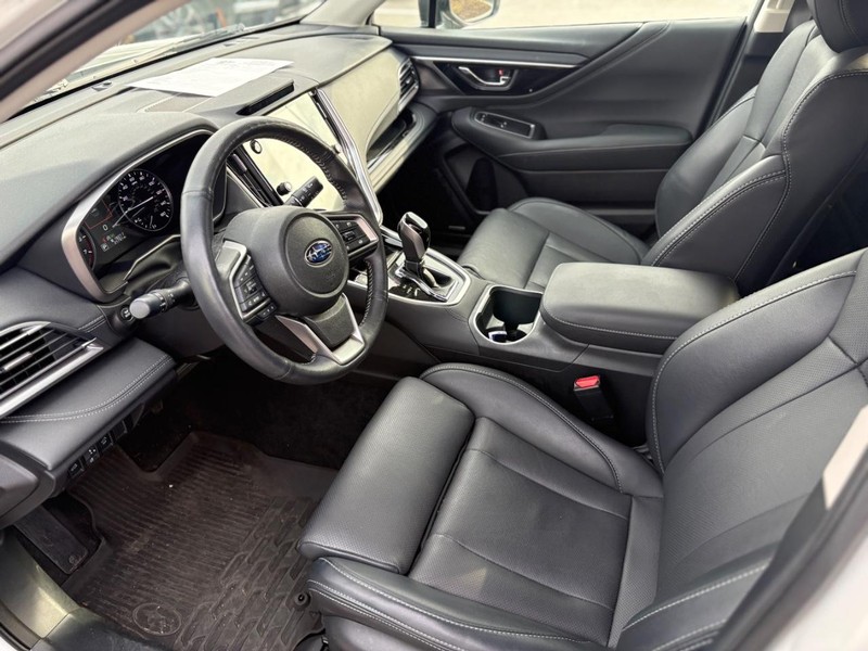 Subaru Outback Vehicle Full-screen Gallery Image 06