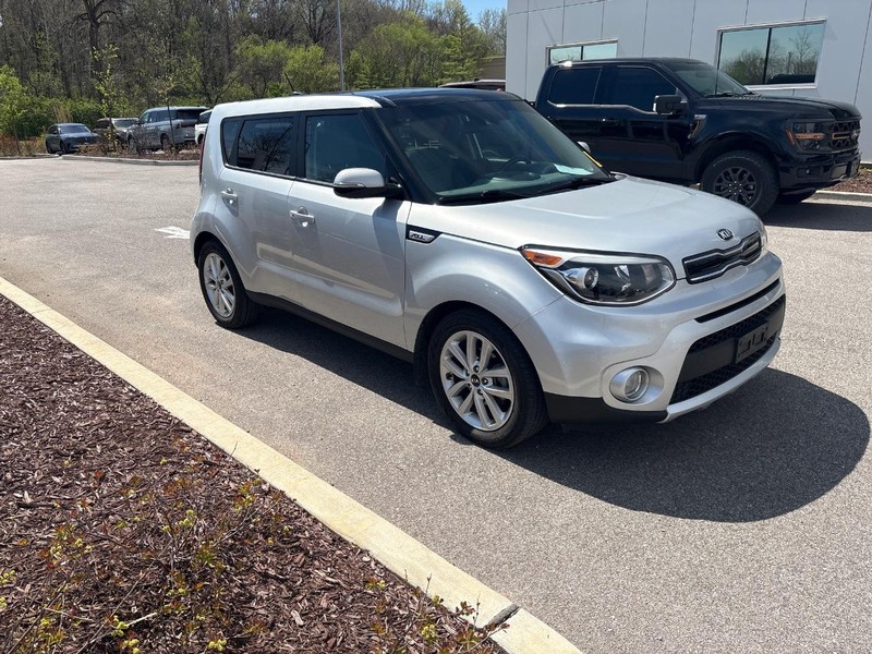 Kia Soul Vehicle Full-screen Gallery Image 04