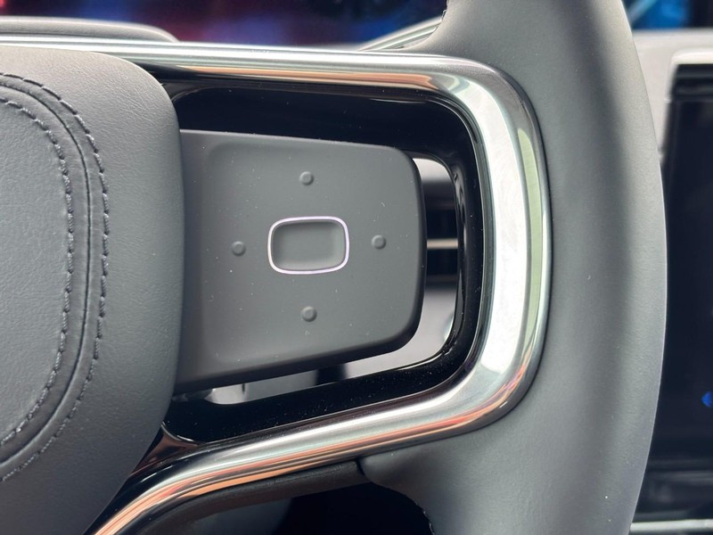 Lincoln Nautilus Vehicle Full-screen Gallery Image 18
