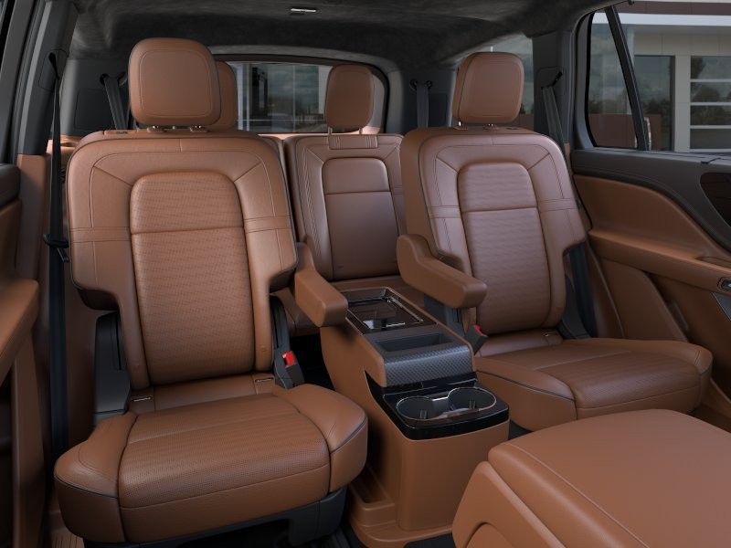 Lincoln Aviator Vehicle Full-screen Gallery Image 12