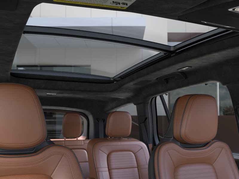 Lincoln Aviator Vehicle Full-screen Gallery Image 23