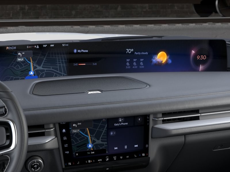 Lincoln Navigator Vehicle Full-screen Gallery Image 15