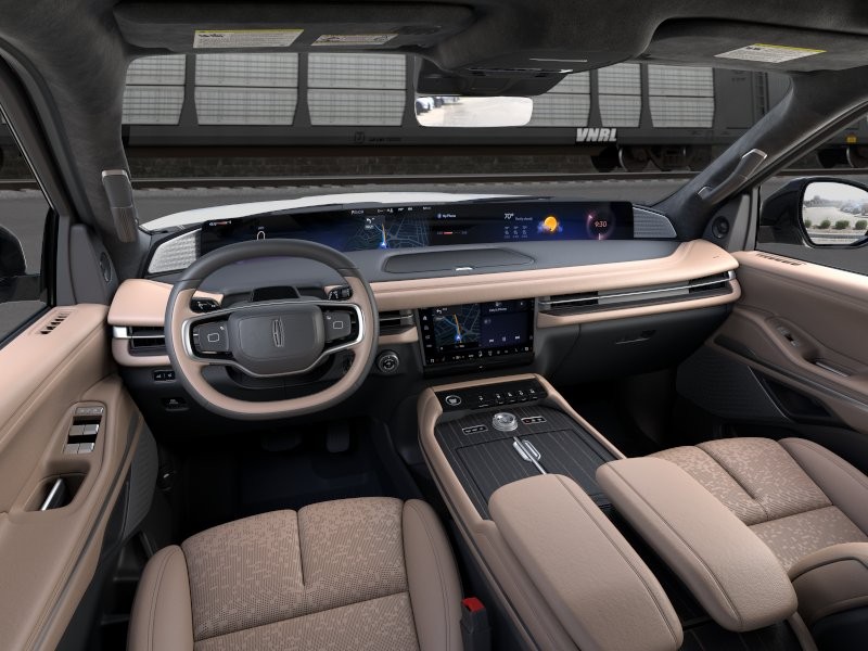 Lincoln Navigator L Vehicle Full-screen Gallery Image 10