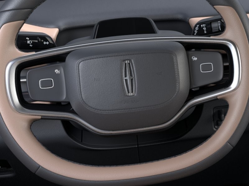 Lincoln Navigator L Vehicle Full-screen Gallery Image 13