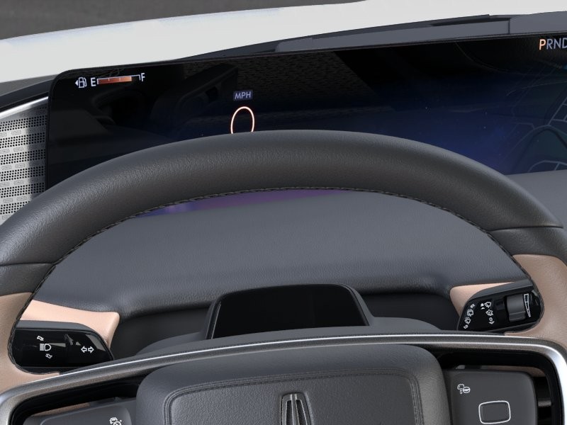 Lincoln Navigator L Vehicle Full-screen Gallery Image 14