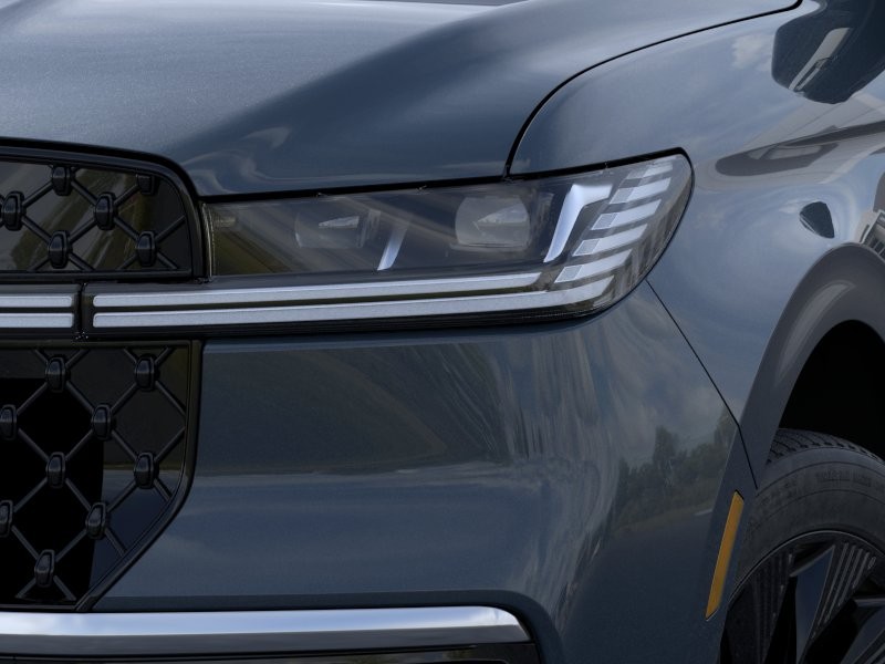 Lincoln Navigator Vehicle Full-screen Gallery Image 19