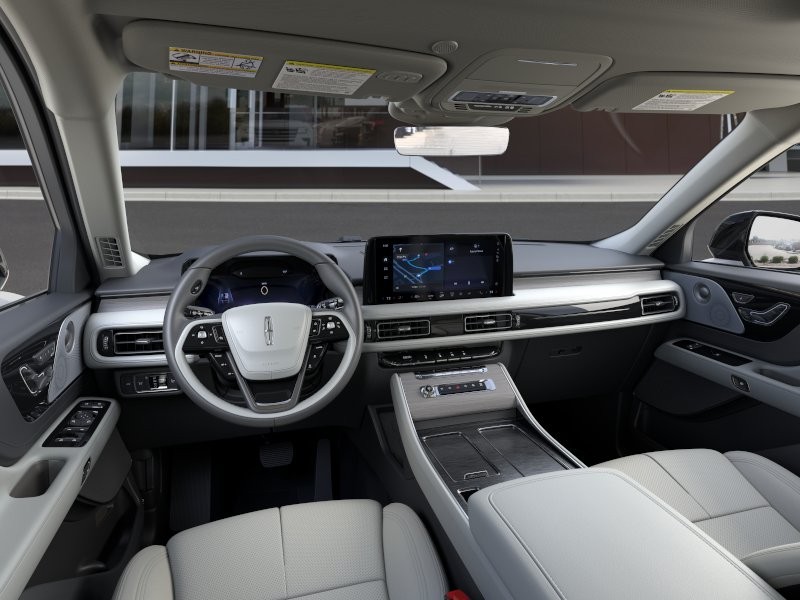 Lincoln Aviator Vehicle Full-screen Gallery Image 10