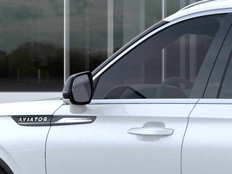 Lincoln Aviator Vehicle Full-screen Gallery Image 21