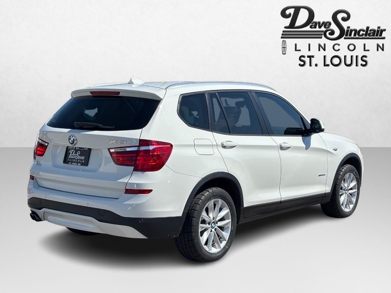 BMW X3 Vehicle Full-screen Gallery Image 03