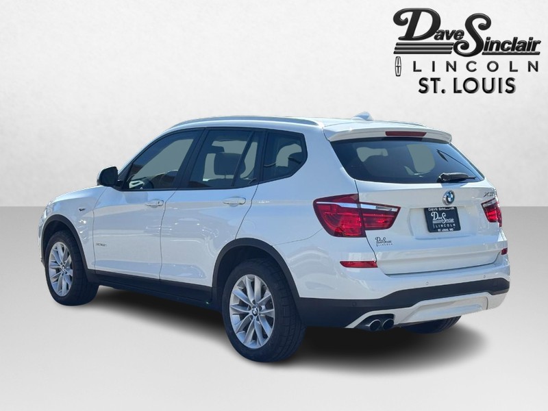 BMW X3 Vehicle Full-screen Gallery Image 05