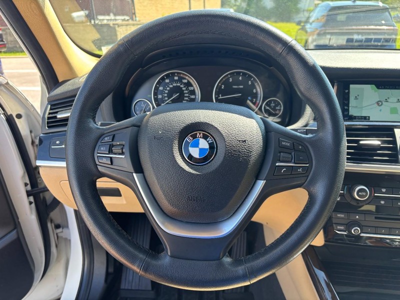 BMW X3 Vehicle Full-screen Gallery Image 17