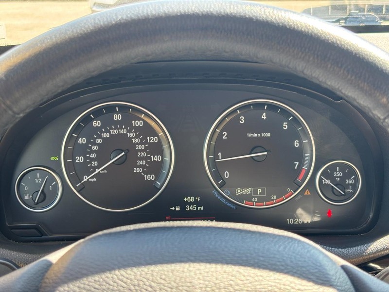 BMW X3 Vehicle Full-screen Gallery Image 18