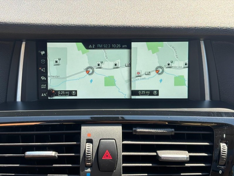 BMW X3 Vehicle Full-screen Gallery Image 19