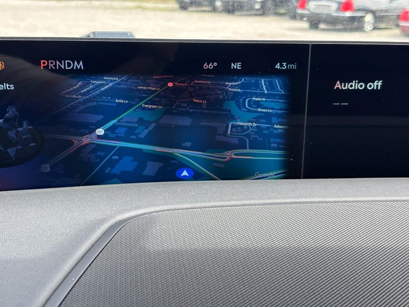Lincoln Navigator Vehicle Full-screen Gallery Image 21