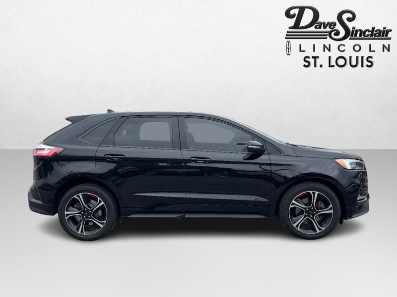 Ford Edge Vehicle Full-screen Gallery Image 02