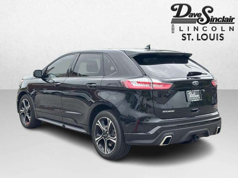 Ford Edge Vehicle Full-screen Gallery Image 05