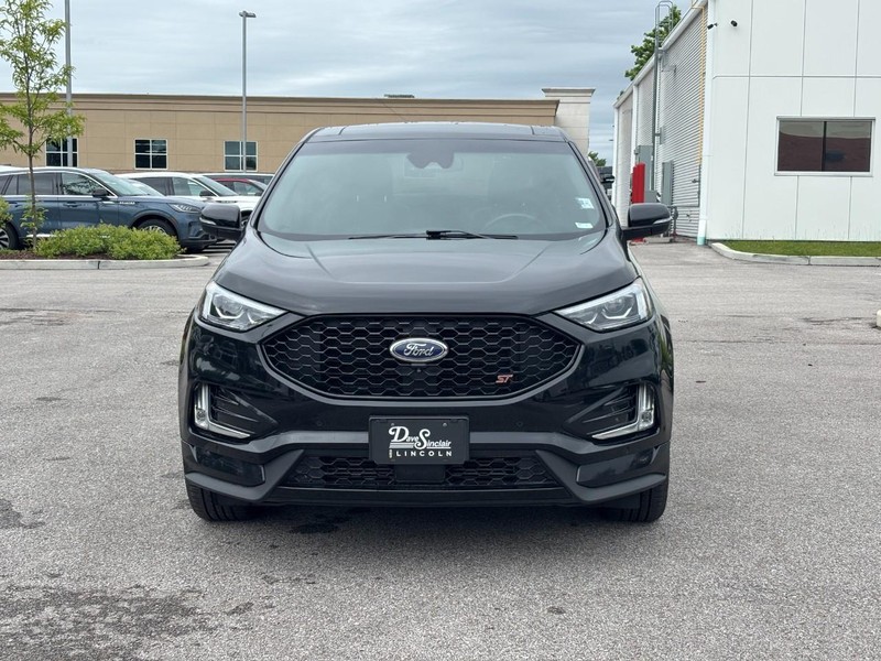 Ford Edge Vehicle Full-screen Gallery Image 09