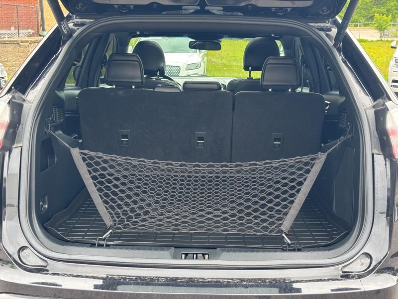 Ford Edge Vehicle Full-screen Gallery Image 10