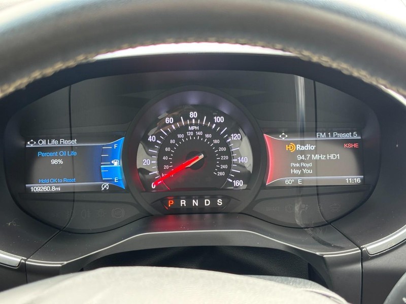 Ford Edge Vehicle Full-screen Gallery Image 19
