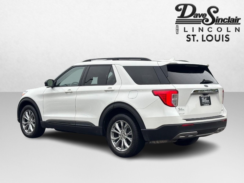 Ford Explorer Vehicle Full-screen Gallery Image 05