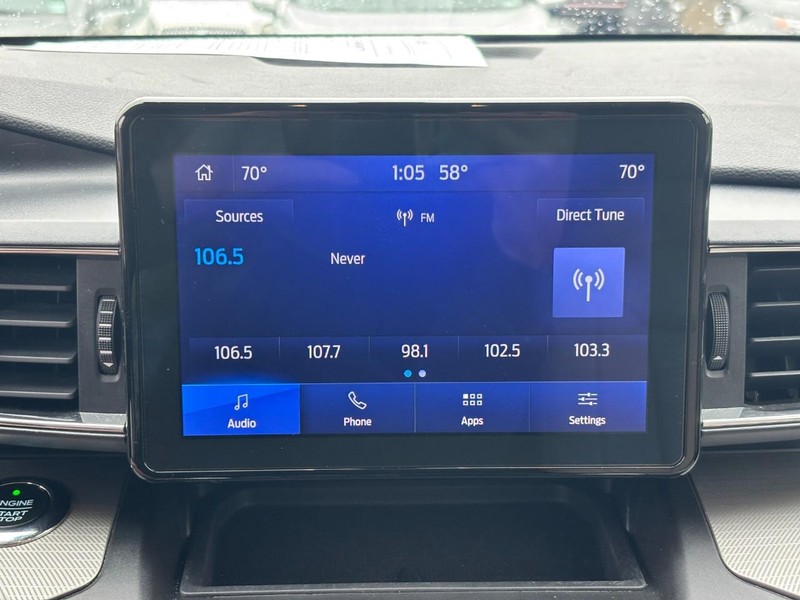 Ford Explorer Vehicle Full-screen Gallery Image 20