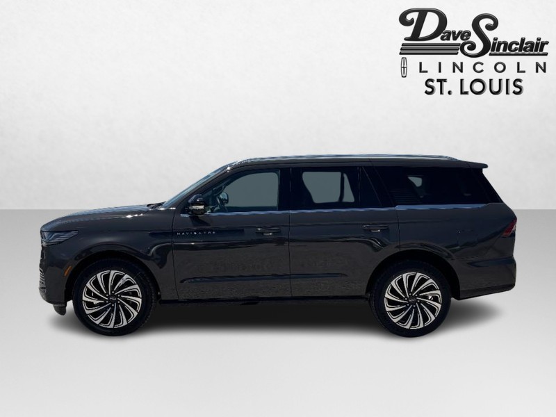 Lincoln Navigator Vehicle Full-screen Gallery Image 06
