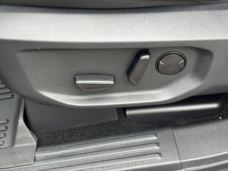 Ford Ranger Vehicle Full-screen Gallery Image 16