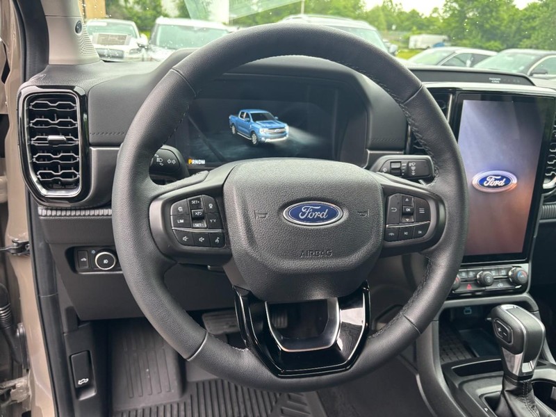 Ford Ranger Vehicle Full-screen Gallery Image 18