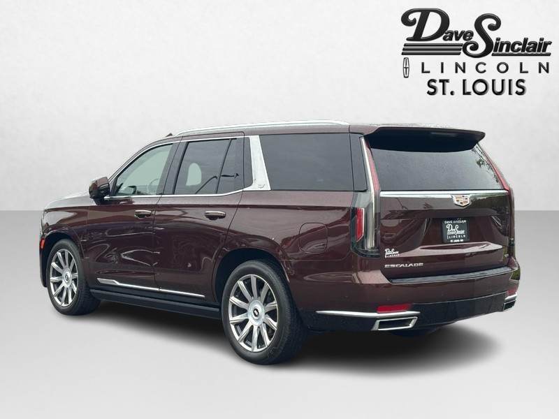 Cadillac Escalade Vehicle Full-screen Gallery Image 05