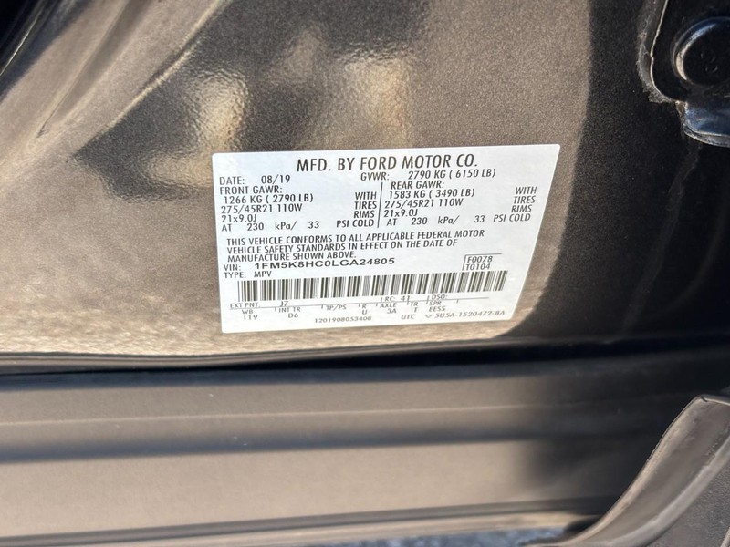 Ford Explorer Vehicle Full-screen Gallery Image 23