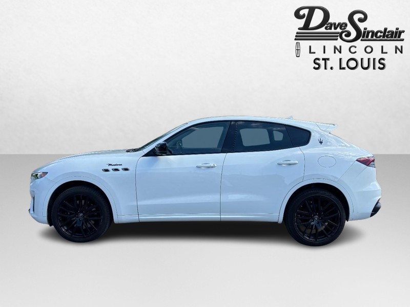 Maserati Levante Vehicle Full-screen Gallery Image 06