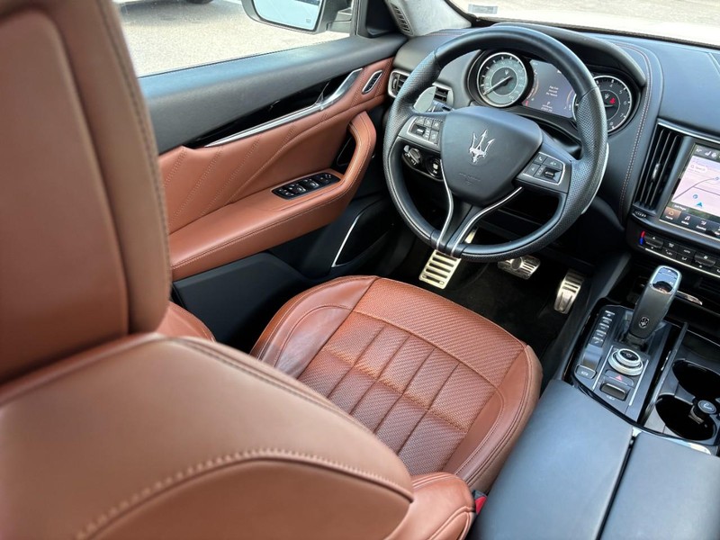 Maserati Levante Vehicle Full-screen Gallery Image 13