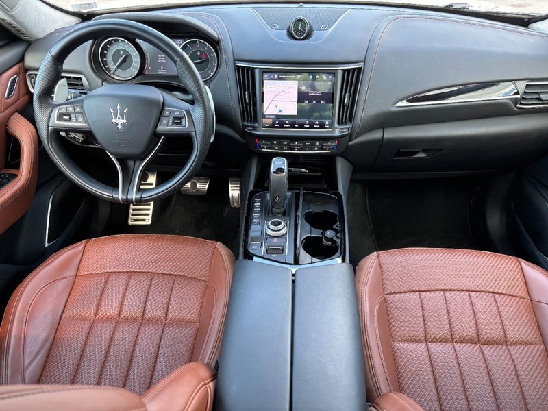 Maserati Levante Vehicle Full-screen Gallery Image 14