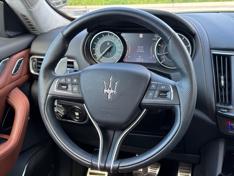 Maserati Levante Vehicle Full-screen Gallery Image 16