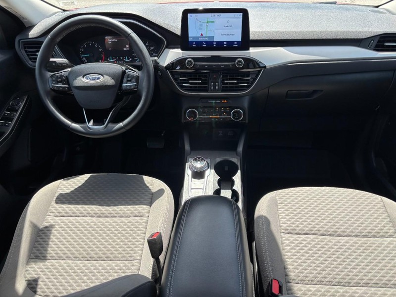 Ford Escape Vehicle Full-screen Gallery Image 14