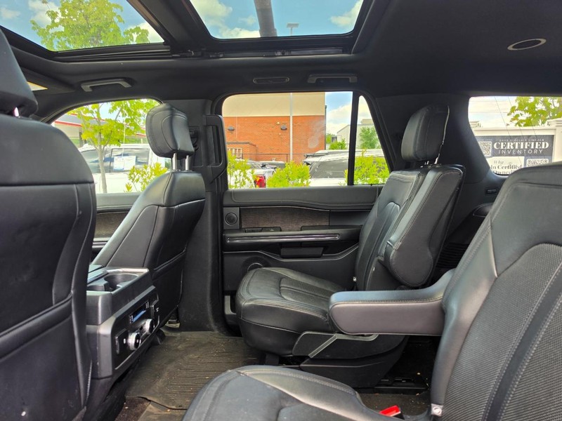 Ford Expedition Vehicle Full-screen Gallery Image 05