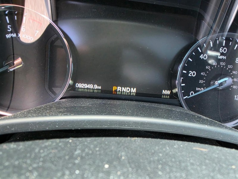 Ford Expedition Vehicle Full-screen Gallery Image 07