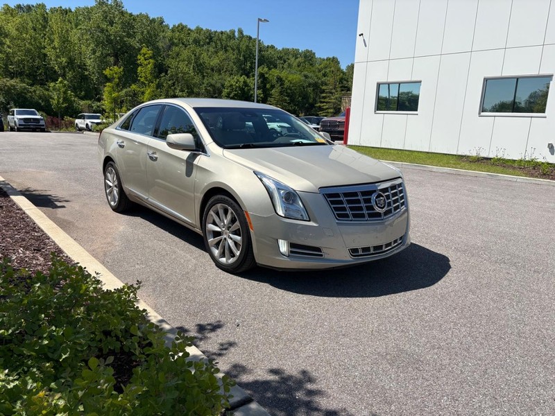 Cadillac XTS Vehicle Full-screen Gallery Image 04