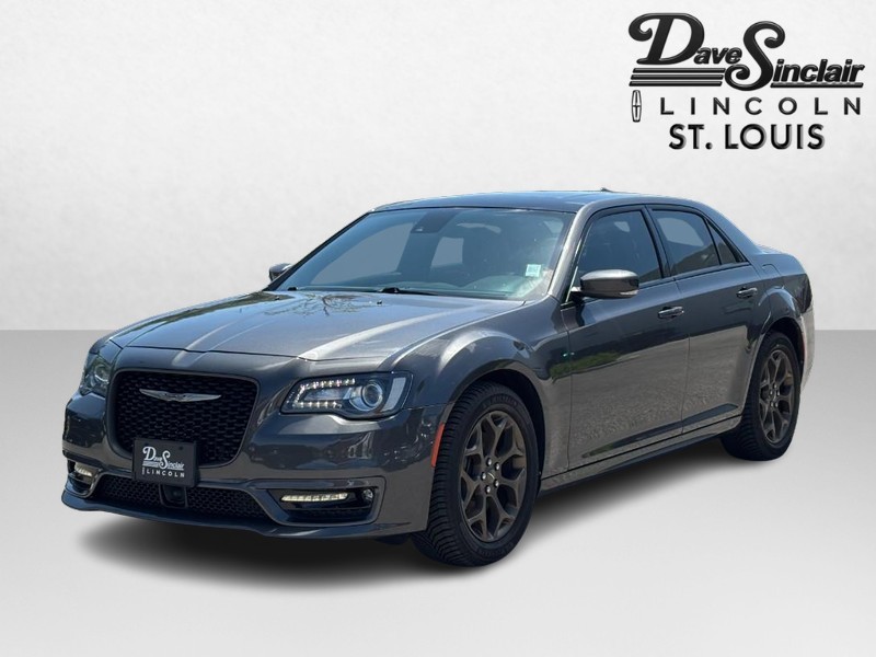 Chrysler 300 Vehicle Full-screen Gallery Image 07