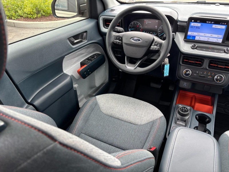 Ford Maverick Vehicle Full-screen Gallery Image 13