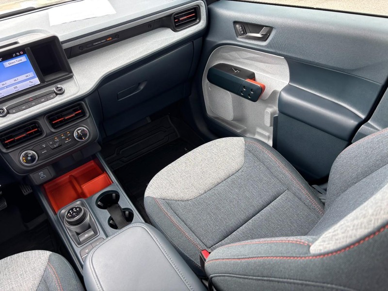 Ford Maverick Vehicle Full-screen Gallery Image 15