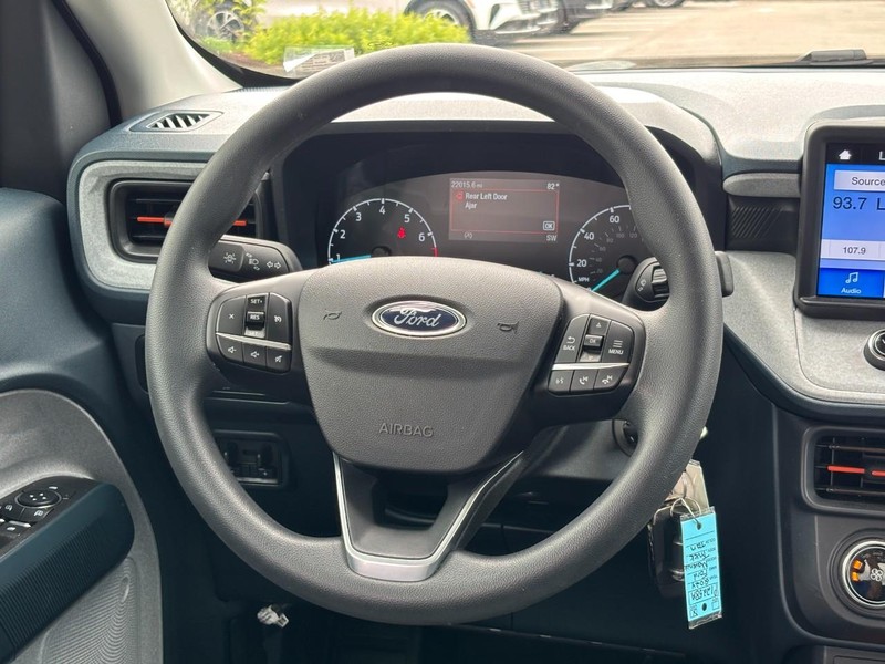 Ford Maverick Vehicle Full-screen Gallery Image 16