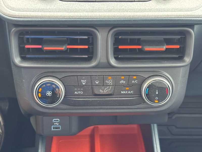Ford Maverick Vehicle Full-screen Gallery Image 24