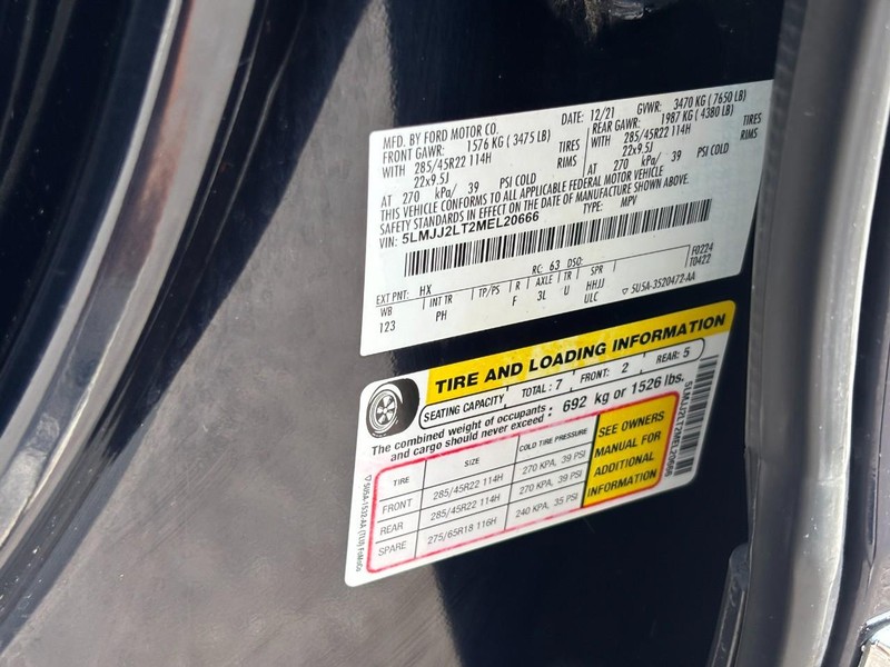Lincoln Navigator Vehicle Full-screen Gallery Image 26