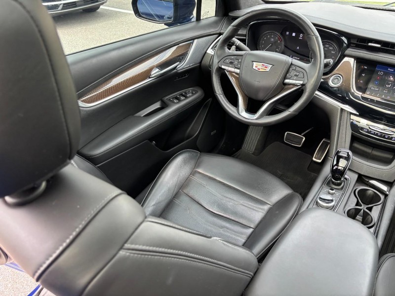 Cadillac XT6 Vehicle Full-screen Gallery Image 14