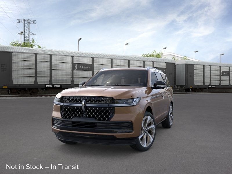 Lincoln Navigator Vehicle Full-screen Gallery Image 02
