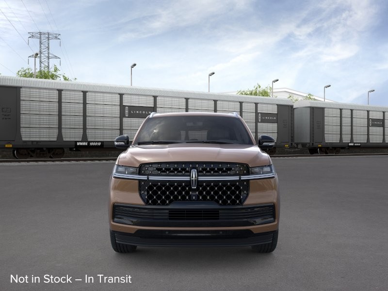 Lincoln Navigator Vehicle Full-screen Gallery Image 06